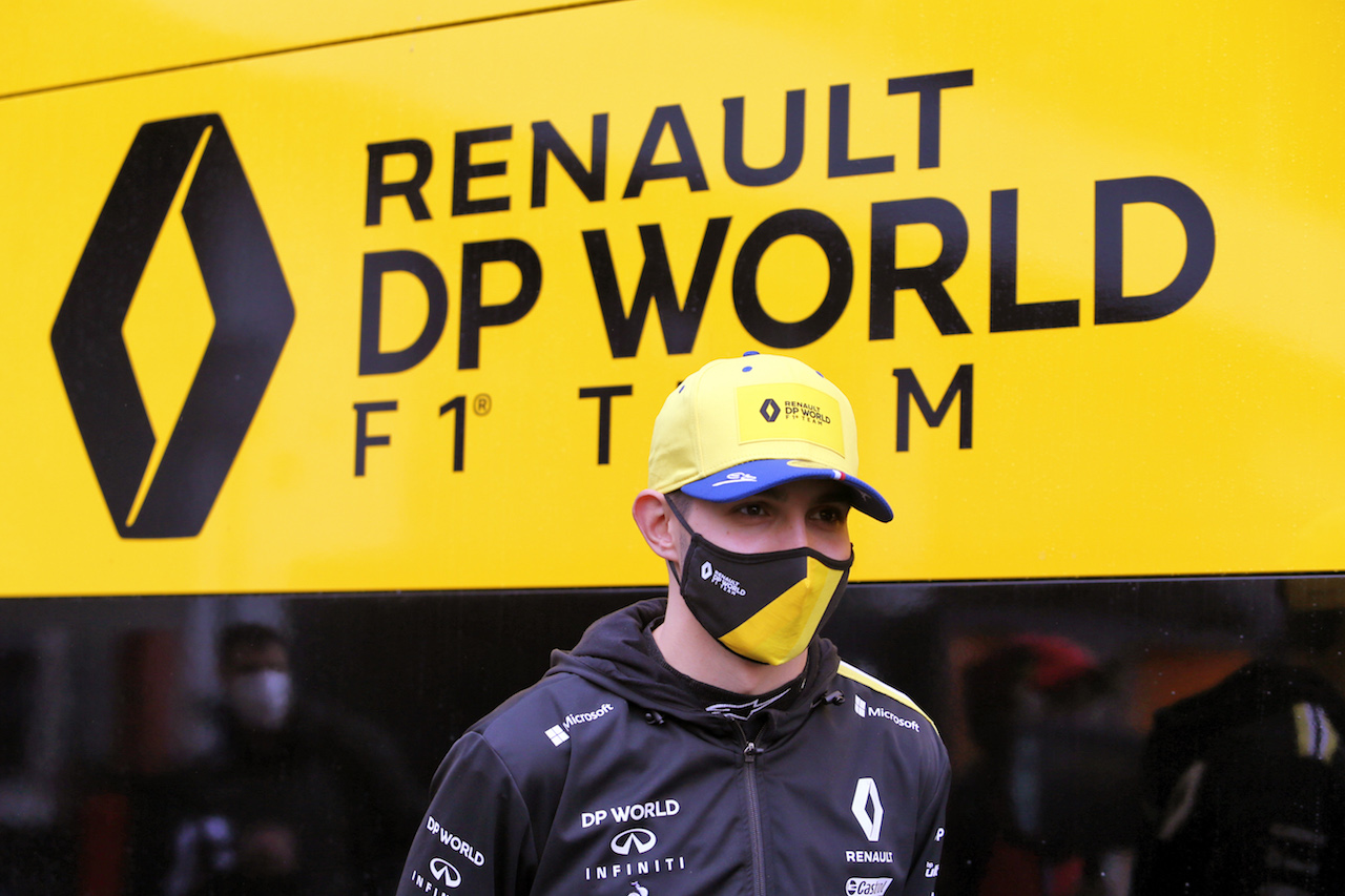 GP EIFEL, Esteban Ocon (FRA) Renault F1 Team.
09.10.2020. Formula 1 World Championship, Rd 11, Eifel Grand Prix, Nurbugring, Germany, Practice Day.
- www.xpbimages.com, EMail: requests@xpbimages.com © Copyright: Moy / XPB Images