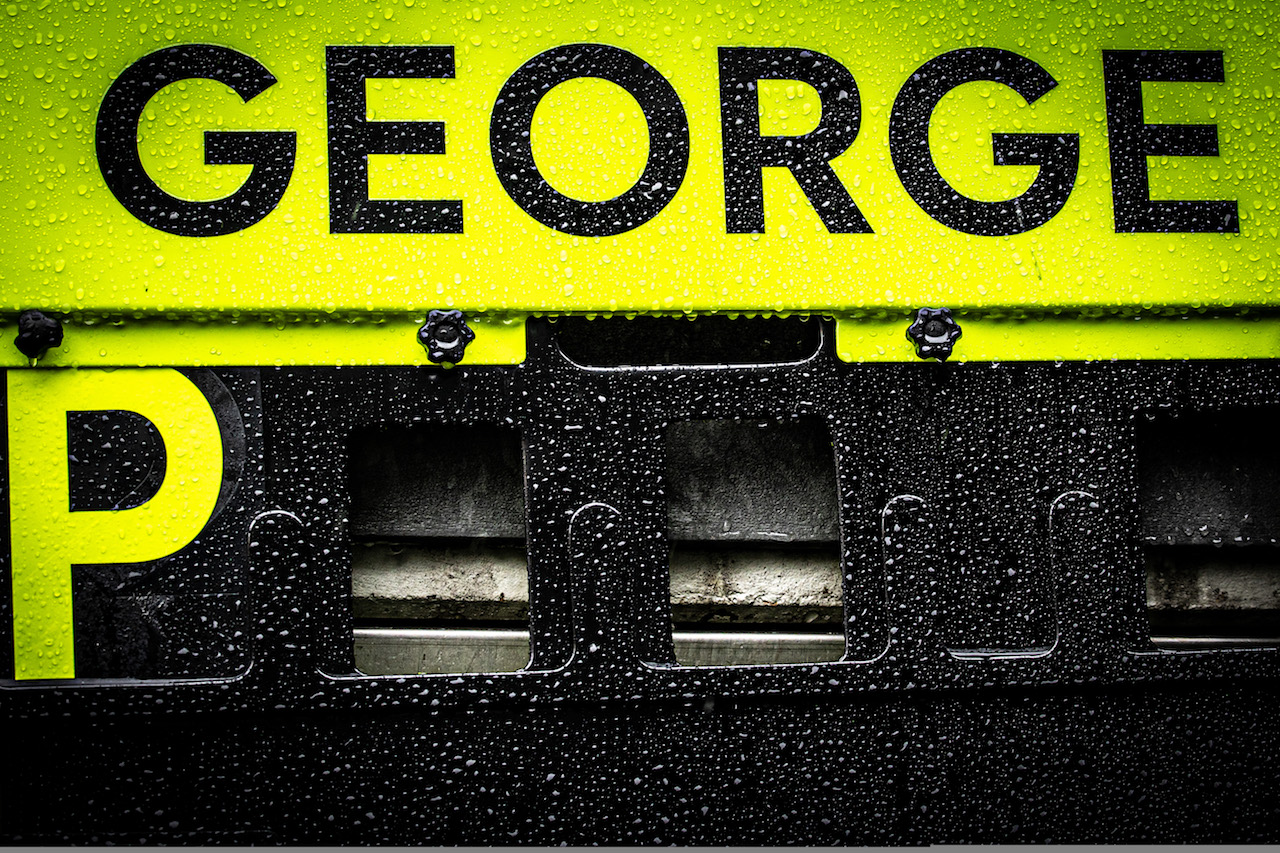 GP EIFEL, The pit board of George Russell (GBR) Williams Racing.
09.10.2020. Formula 1 World Championship, Rd 11, Eifel Grand Prix, Nurbugring, Germany, Practice Day.
- www.xpbimages.com, EMail: requests@xpbimages.com © Copyright: Bearne / XPB Images