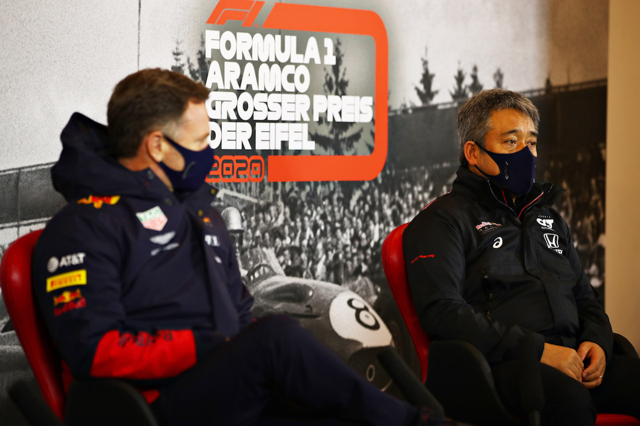 GP EIFEL, Masashi Yamamoto (JPN) Honda Racing F1 Managing Director (Right) e Christian Horner (GBR) Red Bull Racing Team Principal in the FIA Press Conference.
09.10.2020. Formula 1 World Championship, Rd 11, Eifel Grand Prix, Nurbugring, Germany, Practice Day.
- www.xpbimages.com, EMail: requests@xpbimages.com © Copyright: FIA Pool Image for Editorial Use Only