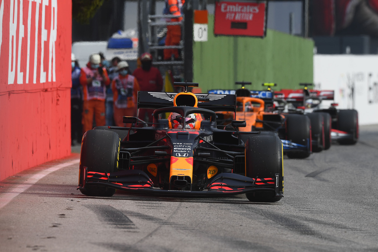 GP EMILIA ROMAGNA, Max Verstappen (NLD) Red Bull Racing RB16.
01.11.2020. Formula 1 World Championship, Rd 13, Emilia Romagna Grand Prix, Imola, Italy, Gara Day.
- www.xpbimages.com, EMail: requests@xpbimages.com © Copyright: FIA Pool Image for Editorial Use Only