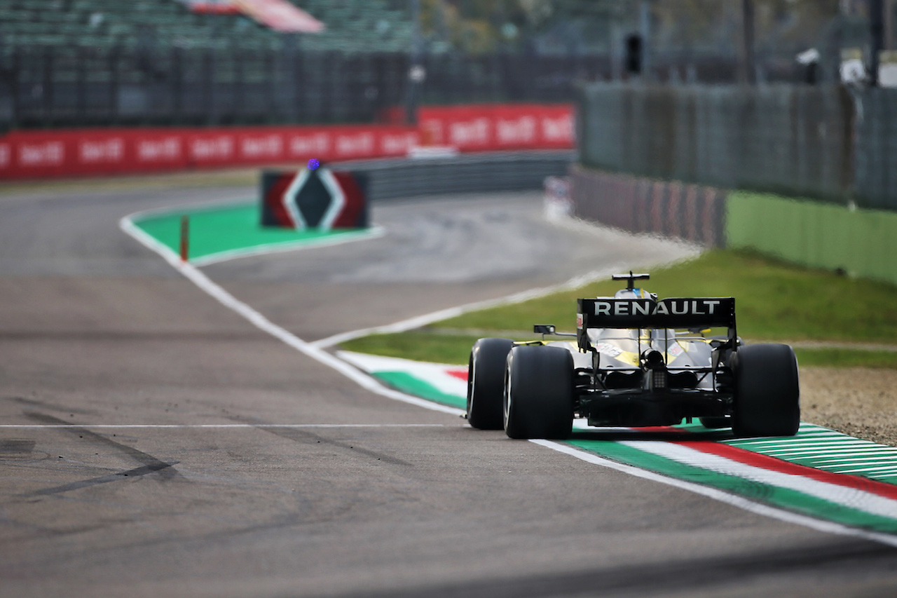 GP EMILIA ROMAGNA, Daniel Ricciardo (AUS) Renault F1 Team RS20.
01.11.2020. Formula 1 World Championship, Rd 13, Emilia Romagna Grand Prix, Imola, Italy, Gara Day.
- www.xpbimages.com, EMail: requests@xpbimages.com © Copyright: Charniaux / XPB Images