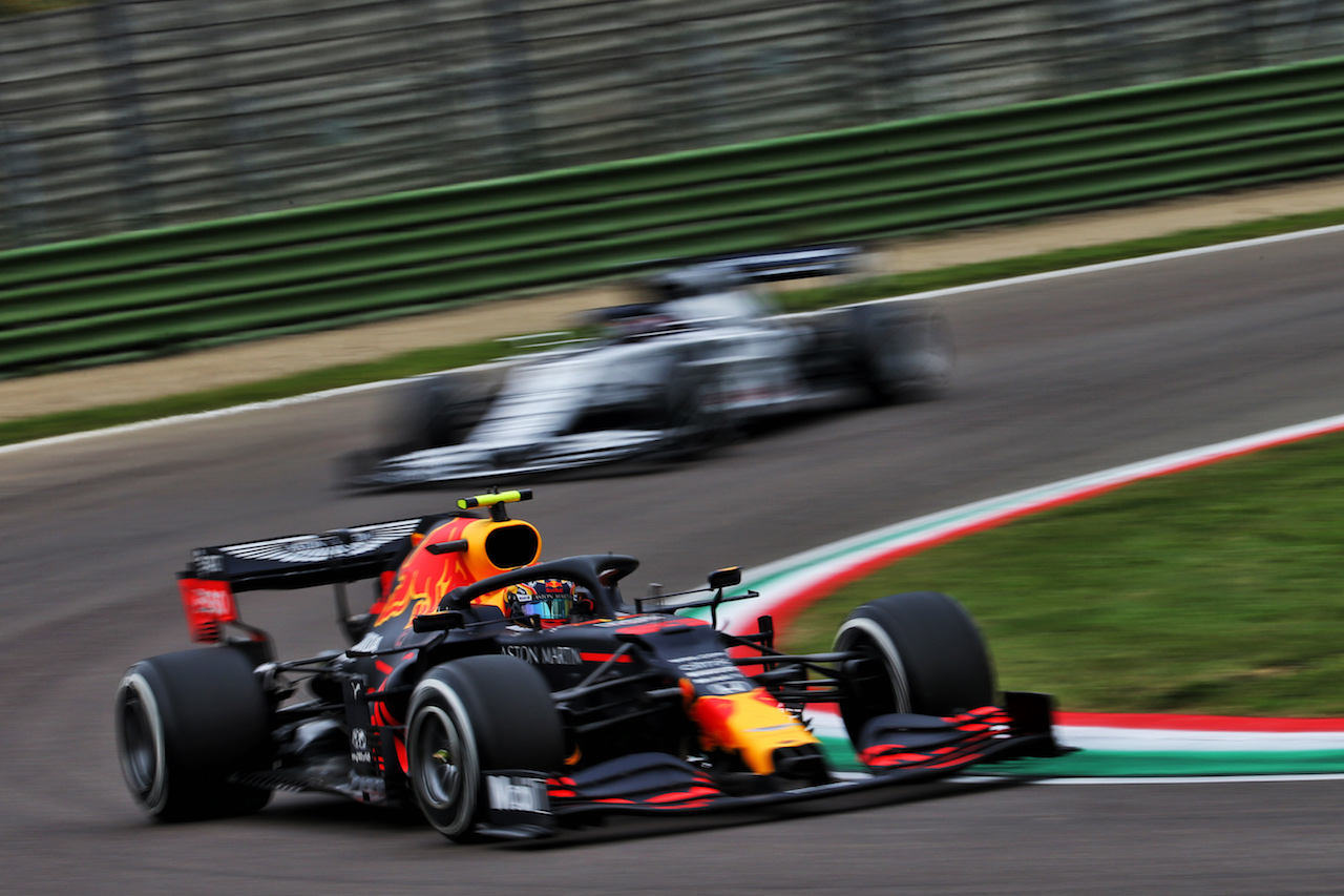 GP EMILIA ROMAGNA, Alexander Albon (THA) Red Bull Racing RB16.
01.11.2020. Formula 1 World Championship, Rd 13, Emilia Romagna Grand Prix, Imola, Italy, Gara Day.
- www.xpbimages.com, EMail: requests@xpbimages.com © Copyright: Batchelor / XPB Images