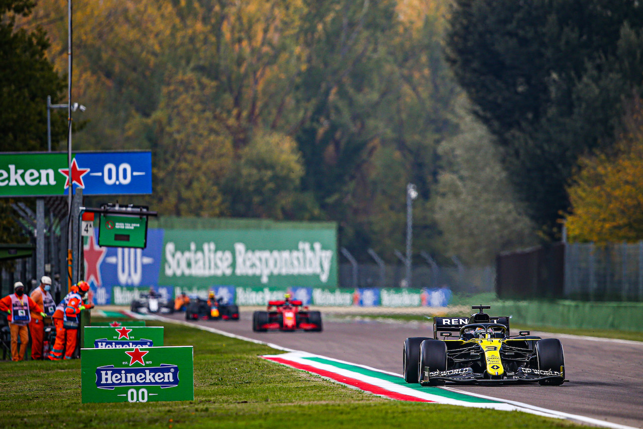 GP EMILIA ROMAGNA, Daniel Ricciardo (AUS) Renault F1 Team RS20.
01.11.2020. Formula 1 World Championship, Rd 13, Emilia Romagna Grand Prix, Imola, Italy, Gara Day.
- www.xpbimages.com, EMail: requests@xpbimages.com © Copyright: FIA Pool Image for Editorial Use Only