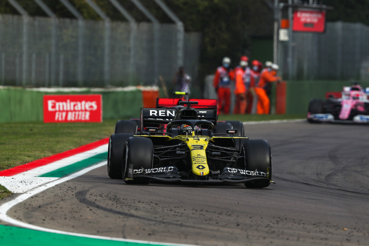 GP EMILIA ROMAGNA, Daniel Ricciardo (AUS) Renault F1 Team RS20.
01.11.2020. Formula 1 World Championship, Rd 13, Emilia Romagna Grand Prix, Imola, Italy, Gara Day.
- www.xpbimages.com, EMail: requests@xpbimages.com © Copyright: FIA Pool Image for Editorial Use Only