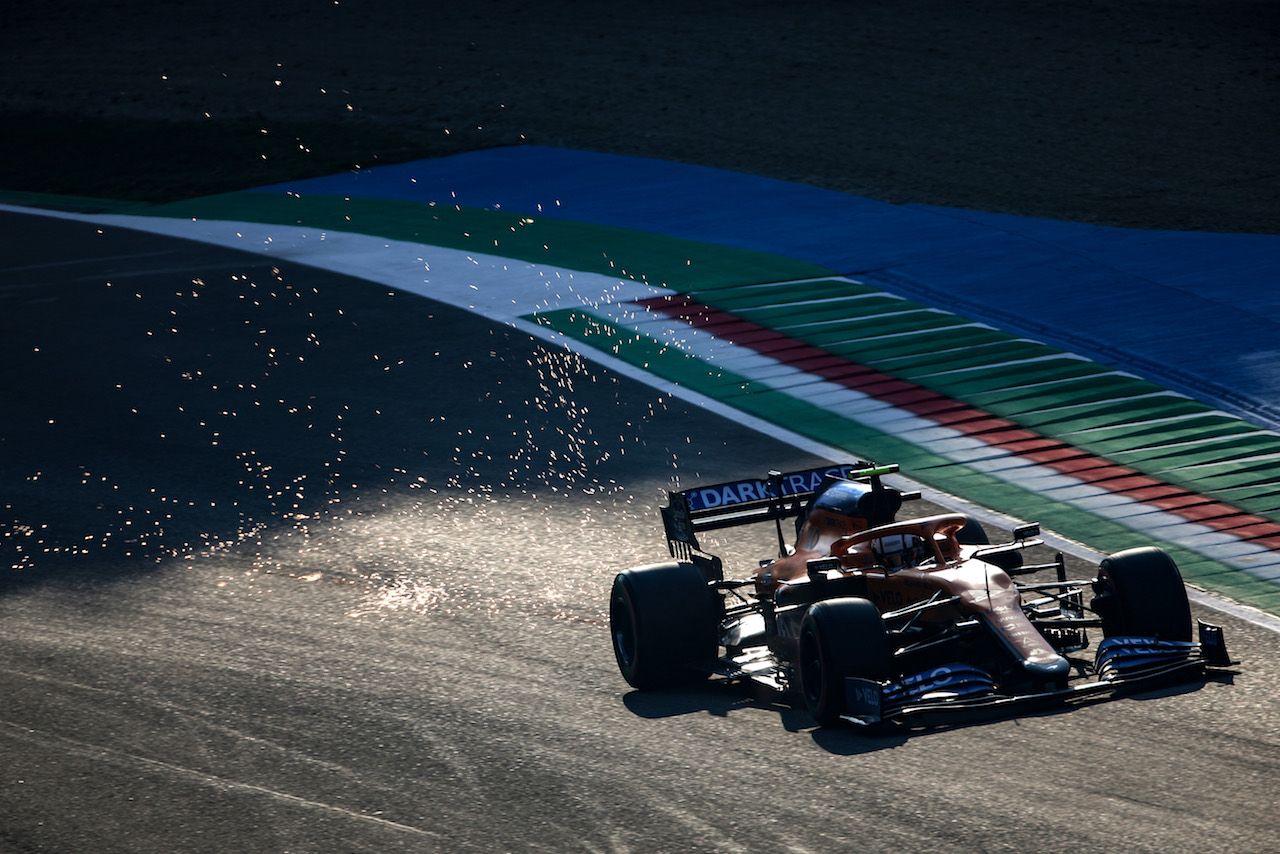 GP EMILIA ROMAGNA, Lando Norris (GBR), McLaren F1 Team 
31.10.2020. Formula 1 World Championship, Rd 13, Emilia Romagna Grand Prix, Imola, Italy, Qualifiche Day.
- www.xpbimages.com, EMail: requests@xpbimages.com ¬© Copyright: Charniaux / XPB Images