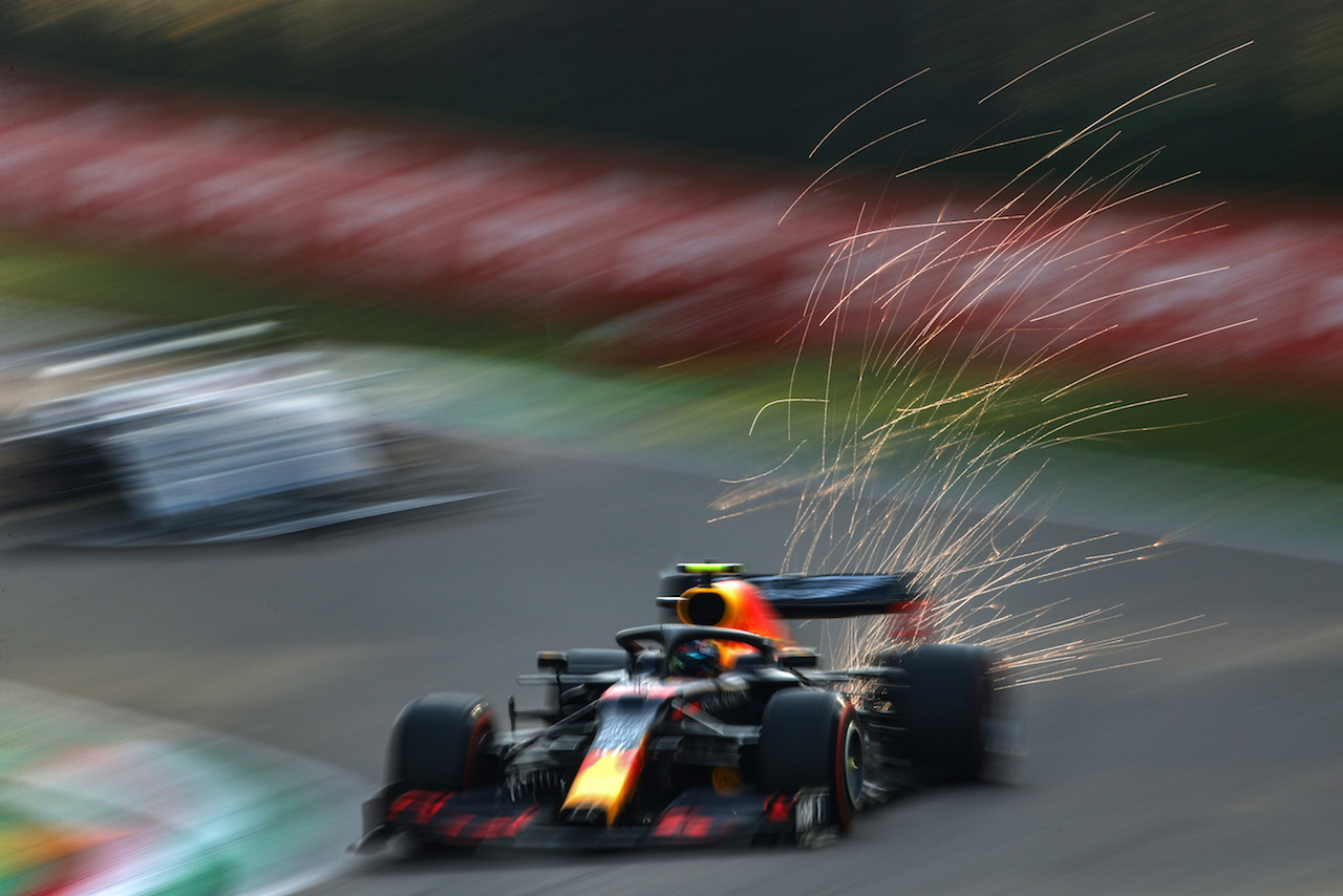GP EMILIA ROMAGNA, Alexander Albon (THA), Red Bull Racing 
31.10.2020. Formula 1 World Championship, Rd 13, Emilia Romagna Grand Prix, Imola, Italy, Qualifiche Day.
- www.xpbimages.com, EMail: requests@xpbimages.com ¬© Copyright: Charniaux / XPB Images
