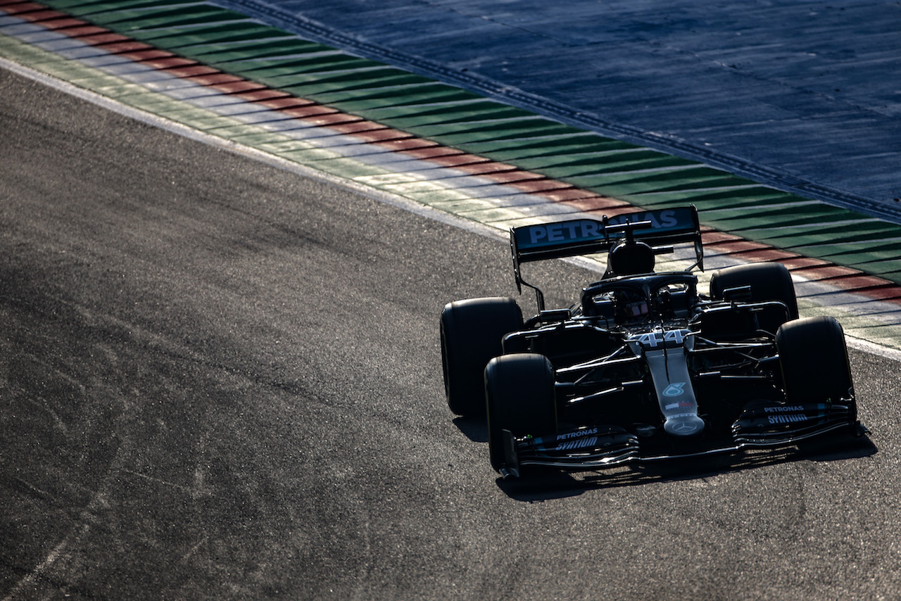 GP EMILIA ROMAGNA, Lewis Hamilton (GBR), Mercedes AMG F1  
31.10.2020. Formula 1 World Championship, Rd 13, Emilia Romagna Grand Prix, Imola, Italy, Qualifiche Day.
- www.xpbimages.com, EMail: requests@xpbimages.com © Copyright: Charniaux / XPB Images