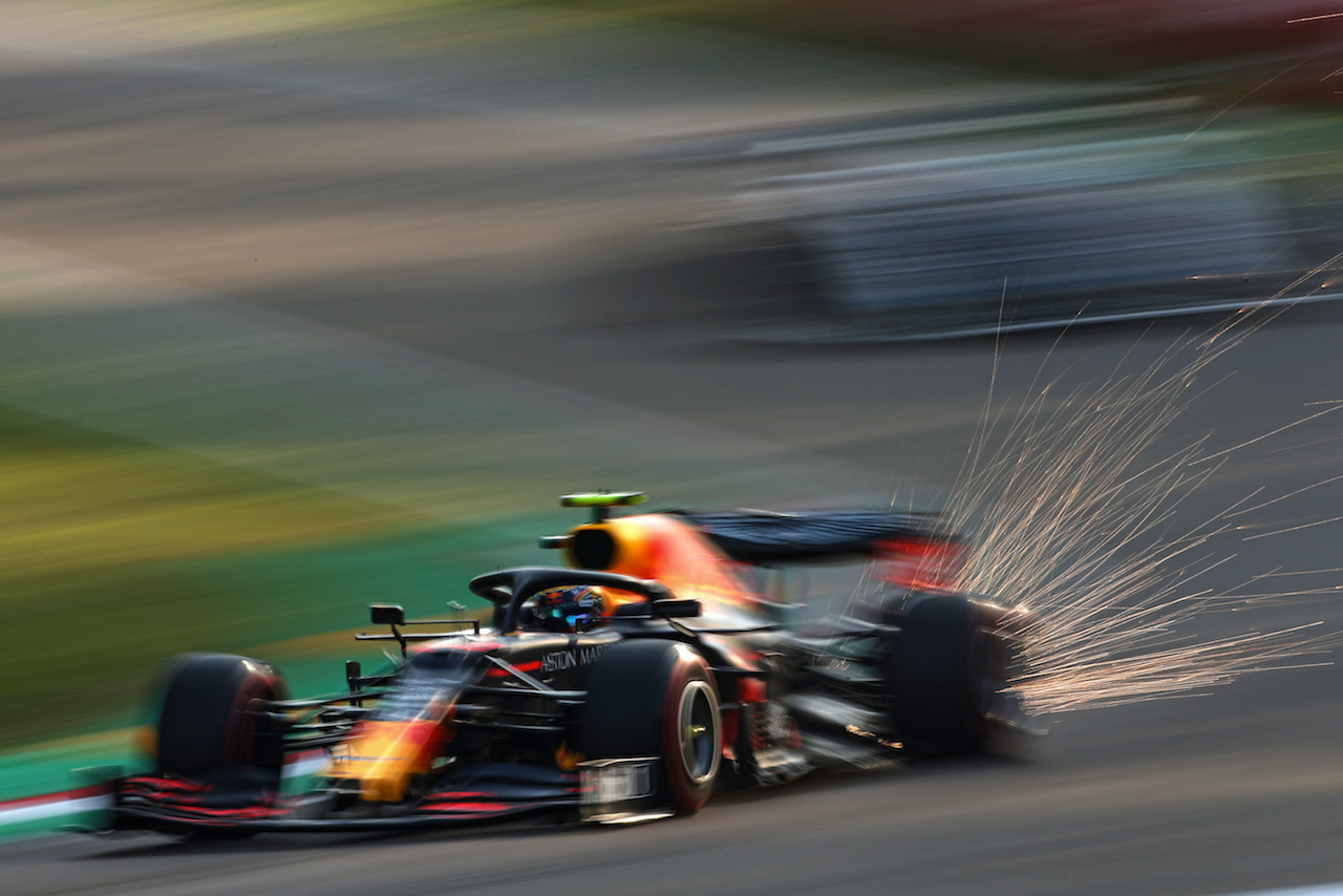 GP EMILIA ROMAGNA, Alexander Albon (THA), Red Bull Racing 
31.10.2020. Formula 1 World Championship, Rd 13, Emilia Romagna Grand Prix, Imola, Italy, Qualifiche Day.
- www.xpbimages.com, EMail: requests@xpbimages.com © Copyright: Charniaux / XPB Images