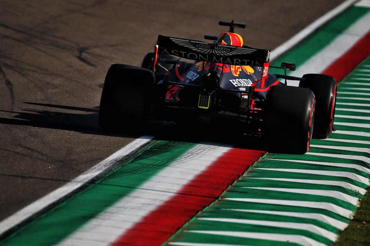 GP EMILIA ROMAGNA, Max Verstappen (NLD) Red Bull Racing RB16.
31.10.2020. Formula 1 World Championship, Rd 13, Emilia Romagna Grand Prix, Imola, Italy, Qualifiche Day.
- www.xpbimages.com, EMail: requests@xpbimages.com © Copyright: Batchelor / XPB Images