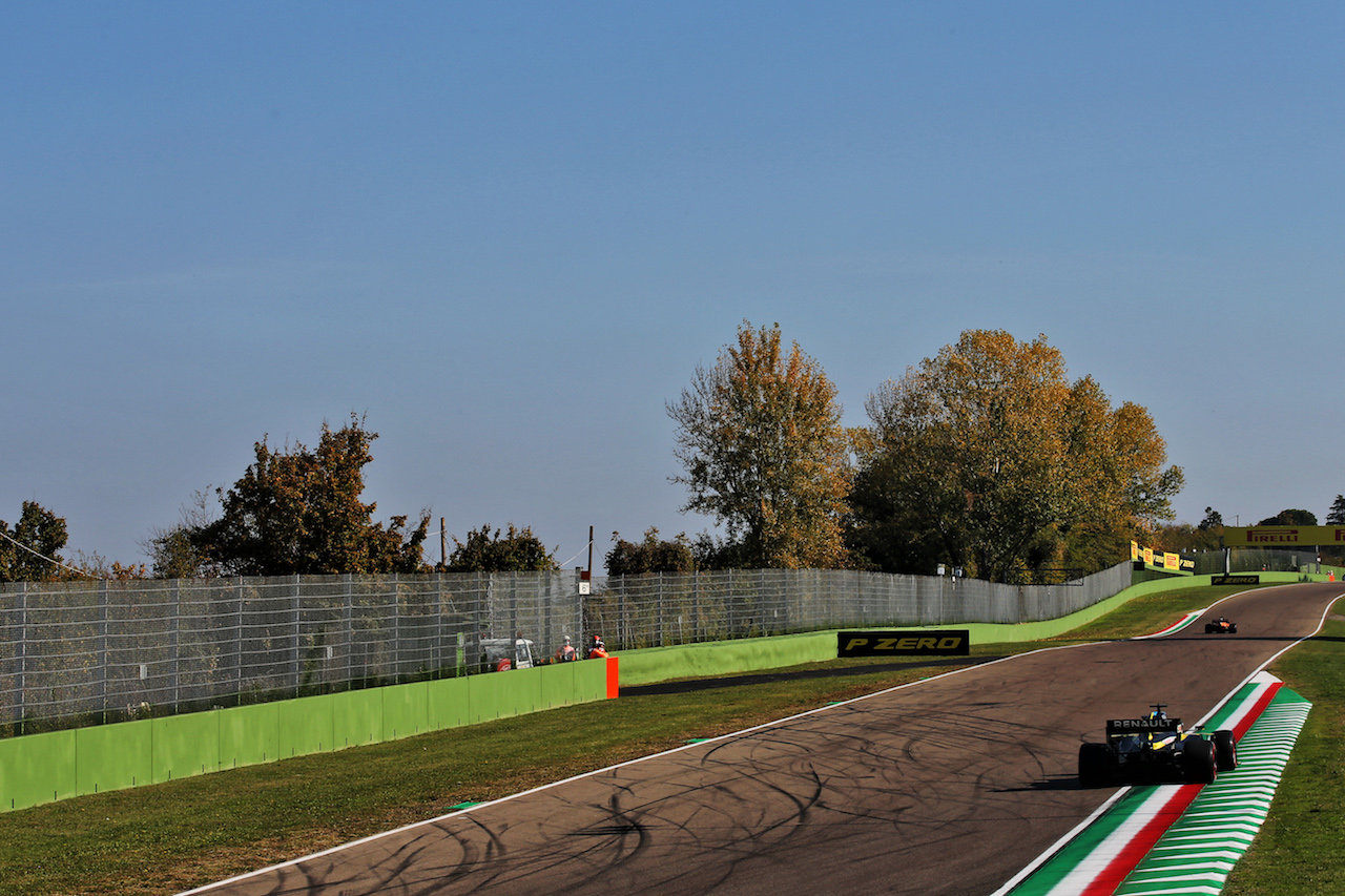 GP EMILIA ROMAGNA, Daniel Ricciardo (AUS) Renault F1 Team RS20.
31.10.2020. Formula 1 World Championship, Rd 13, Emilia Romagna Grand Prix, Imola, Italy, Qualifiche Day.
- www.xpbimages.com, EMail: requests@xpbimages.com © Copyright: Batchelor / XPB Images