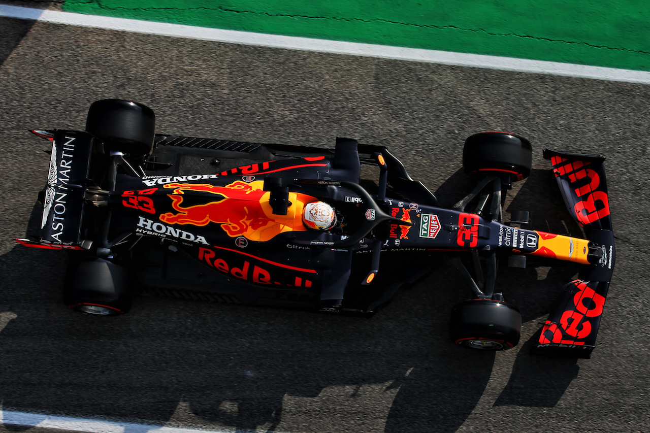 GP EMILIA ROMAGNA, Max Verstappen (NLD) Red Bull Racing RB16.
31.10.2020. Formula 1 World Championship, Rd 13, Emilia Romagna Grand Prix, Imola, Italy, Qualifiche Day.
- www.xpbimages.com, EMail: requests@xpbimages.com © Copyright: Batchelor / XPB Images