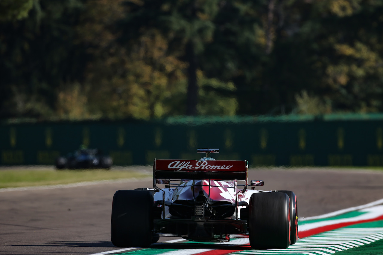GP EMILIA ROMAGNA, Kimi Raikkonen (FIN), Alfa Romeo Racing 
31.10.2020. Formula 1 World Championship, Rd 13, Emilia Romagna Grand Prix, Imola, Italy, Qualifiche Day.
- www.xpbimages.com, EMail: requests@xpbimages.com ¬© Copyright: Charniaux / XPB Images