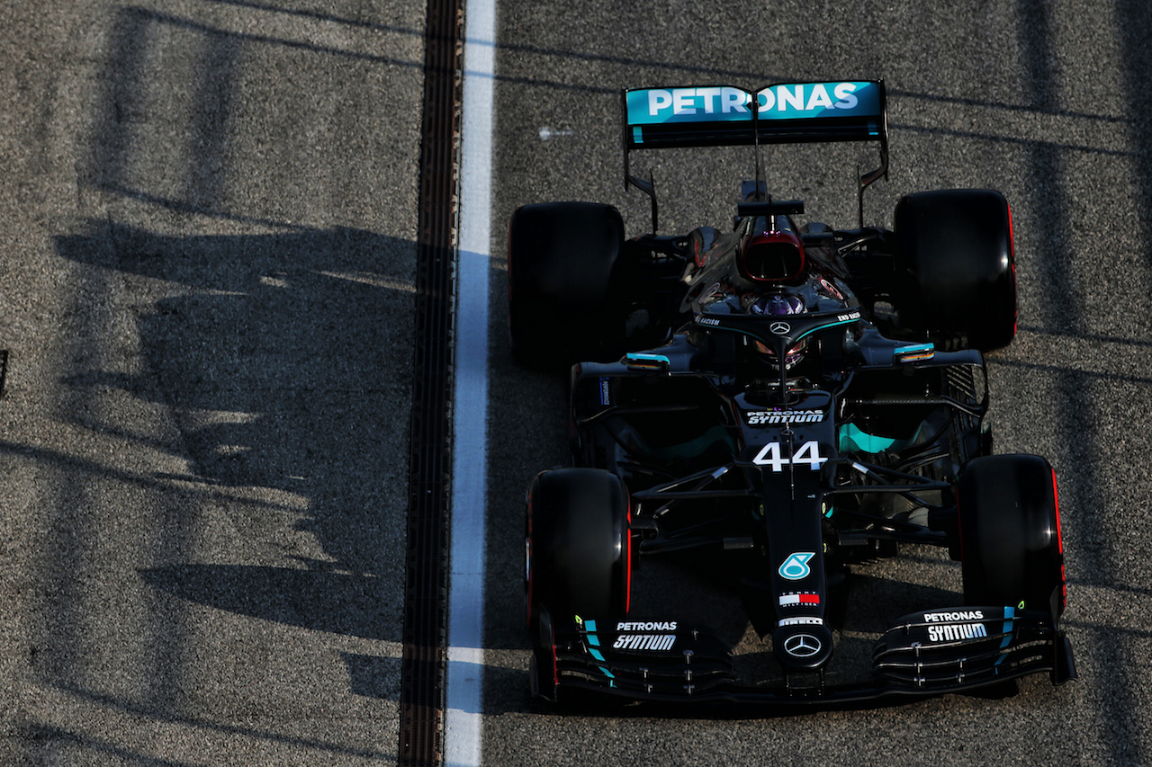 GP EMILIA ROMAGNA, Lewis Hamilton (GBR) Mercedes AMG F1 W11.
31.10.2020. Formula 1 World Championship, Rd 13, Emilia Romagna Grand Prix, Imola, Italy, Qualifiche Day.
- www.xpbimages.com, EMail: requests@xpbimages.com © Copyright: Batchelor / XPB Images