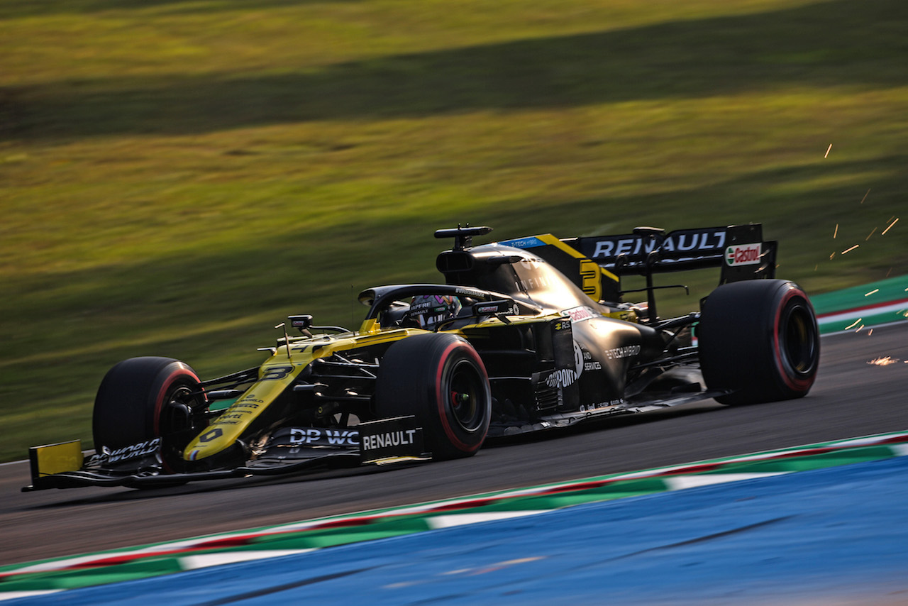 GP EMILIA ROMAGNA, Daniel Ricciardo (AUS), Renault F1 Team 
31.10.2020. Formula 1 World Championship, Rd 13, Emilia Romagna Grand Prix, Imola, Italy, Qualifiche Day.
- www.xpbimages.com, EMail: requests@xpbimages.com ¬© Copyright: Charniaux / XPB Images