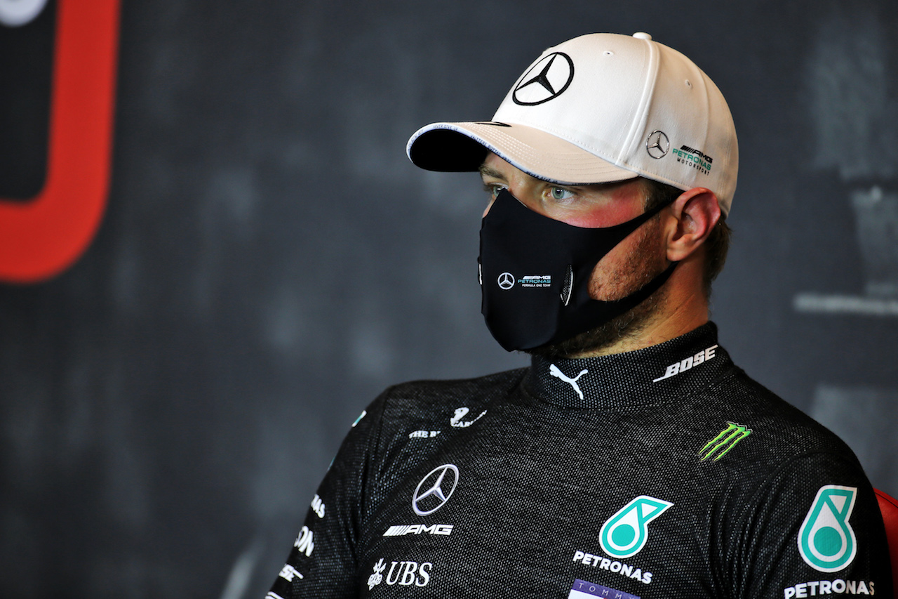 GP EMILIA ROMAGNA, Valtteri Bottas (FIN) Mercedes AMG F1 in the post qualifying FIA Press Conference.
31.10.2020. Formula 1 World Championship, Rd 13, Emilia Romagna Grand Prix, Imola, Italy, Qualifiche Day.
- www.xpbimages.com, EMail: requests@xpbimages.com © Copyright: Batchelor / XPB Images