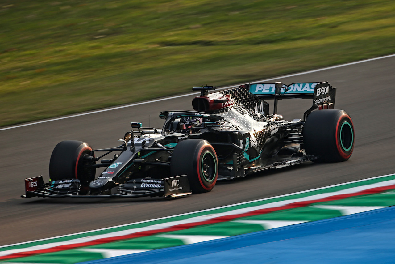 GP EMILIA ROMAGNA, Lewis Hamilton (GBR), Mercedes AMG F1  
31.10.2020. Formula 1 World Championship, Rd 13, Emilia Romagna Grand Prix, Imola, Italy, Qualifiche Day.
- www.xpbimages.com, EMail: requests@xpbimages.com © Copyright: Charniaux / XPB Images