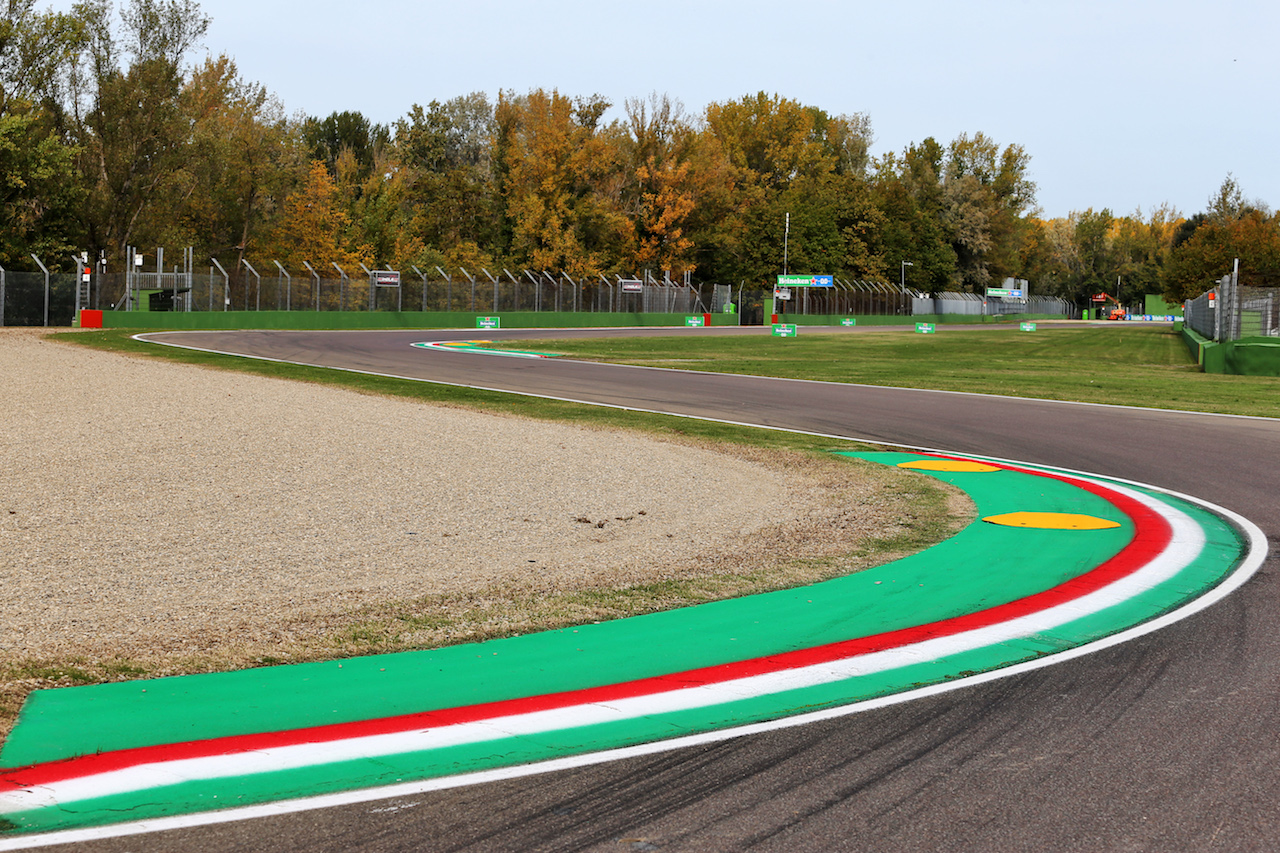 GP EMILIA ROMAGNA, Circuit Atmosfera - track detail.
29.10.2020. Formula 1 World Championship, Rd 13, Emilia Romagna Grand Prix, Imola, Italy, Preparation Day.
- www.xpbimages.com, EMail: requests@xpbimages.com © Copyright: Moy / XPB Images