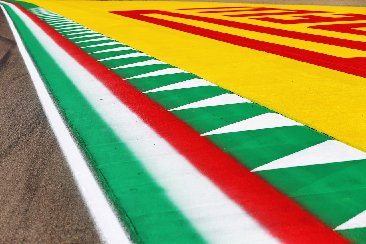 GP EMILIA ROMAGNA, Circuit Atmosfera - track detail.
29.10.2020. Formula 1 World Championship, Rd 13, Emilia Romagna Grand Prix, Imola, Italy, Preparation Day.
- www.xpbimages.com, EMail: requests@xpbimages.com © Copyright: Moy / XPB Images