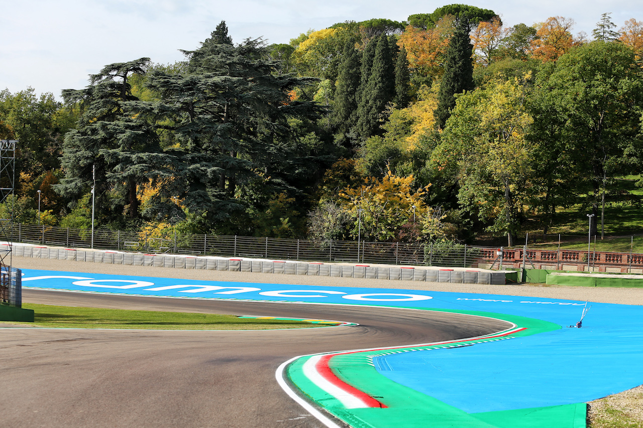 GP EMILIA ROMAGNA, Circuit Atmosfera - track detail.
29.10.2020. Formula 1 World Championship, Rd 13, Emilia Romagna Grand Prix, Imola, Italy, Preparation Day.
- www.xpbimages.com, EMail: requests@xpbimages.com © Copyright: Moy / XPB Images