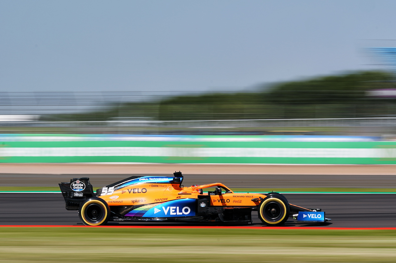 GP GRAN BRETAGNA, Carlos Sainz Jr (ESP) McLaren MCL35.                               
31.07.2020. Formula 1 World Championship, Rd 4, British Grand Prix, Silverstone, England, Practice Day.
- www.xpbimages.com, EMail: requests@xpbimages.com © Copyright: Dungan / XPB Images