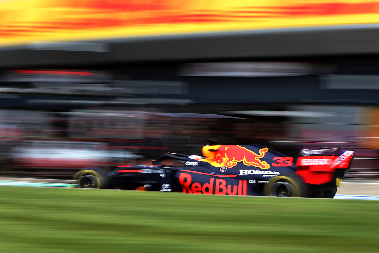 GP GRAN BRETAGNA, Max Verstappen (NLD) Red Bull Racing RB16.
31.07.2020. Formula 1 World Championship, Rd 4, British Grand Prix, Silverstone, England, Practice Day.
- www.xpbimages.com, EMail: requests@xpbimages.com © Copyright: Moy / XPB Images