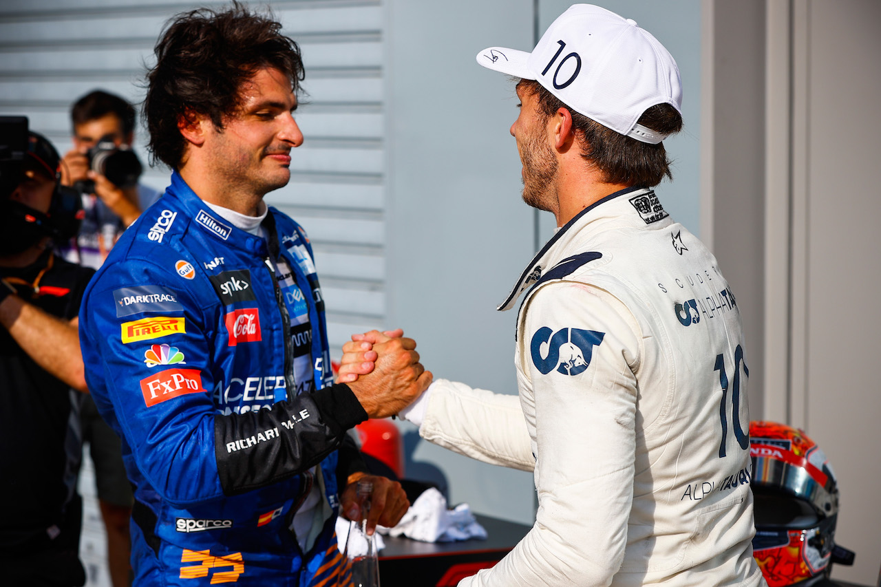 GP ITALIA, Gara winner Pierre Gasly (FRA) AlphaTauri celebrates in parc ferme with second placed Carlos Sainz Jr (ESP) McLaren.
06.09.2020. Formula 1 World Championship, Rd 8, Italian Grand Prix, Monza, Italy, Gara Day.
- www.xpbimages.com, EMail: requests@xpbimages.com - copy of publication required for printed pictures. Every used picture is fee-liable. © Copyright: FIA Pool Image for Editorial Use Only