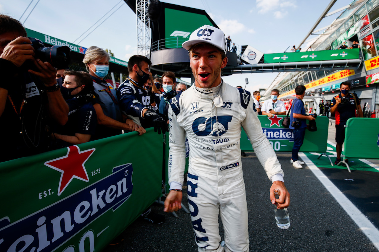 GP ITALIA, Gara winner Pierre Gasly (FRA) AlphaTauri celebrates in parc ferme.
06.09.2020. Formula 1 World Championship, Rd 8, Italian Grand Prix, Monza, Italy, Gara Day.
- www.xpbimages.com, EMail: requests@xpbimages.com - copy of publication required for printed pictures. Every used picture is fee-liable. © Copyright: FIA Pool Image for Editorial Use Only