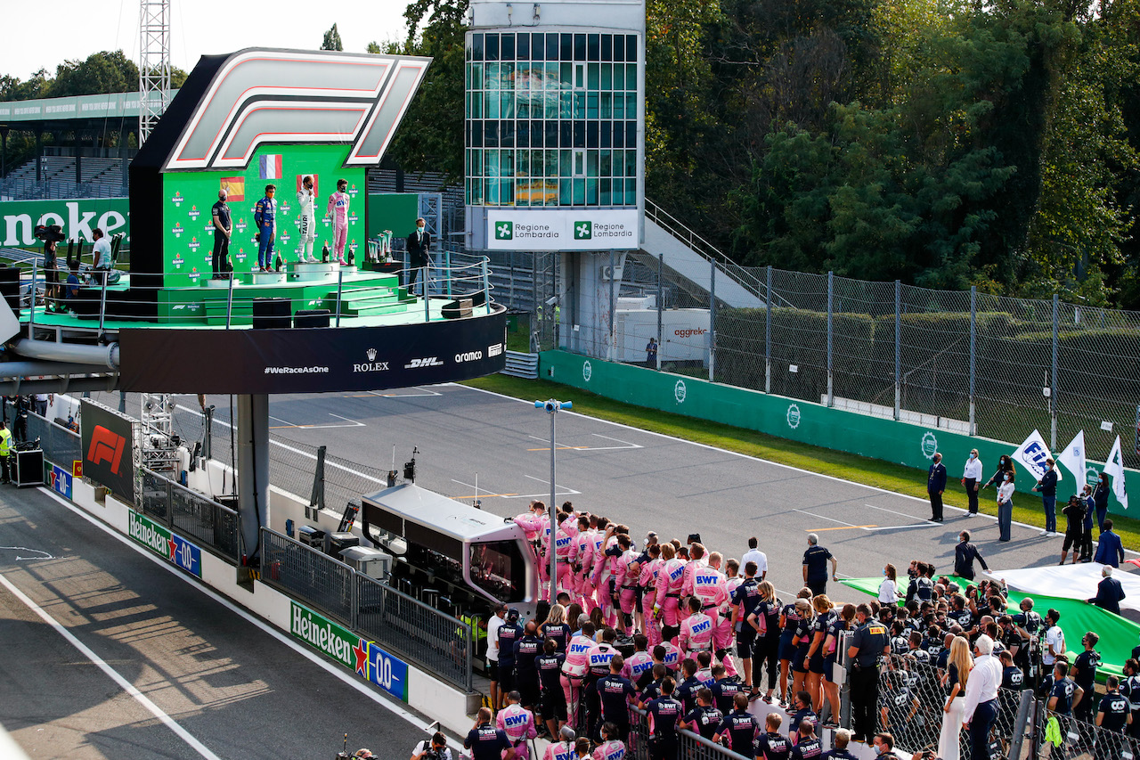 GP ITALIA, The podium (L to R): Graham Watson (GBR) AlphaTauri Team Manager; Carlos Sainz Jr (ESP) McLaren, second; Pierre Gasly (FRA) AlphaTauri, vincitore; Lance Stroll (CDN) Racing Point F1 Team, third.
06.09.2020. Formula 1 World Championship, Rd 8, Italian Grand Prix, Monza, Italy, Gara Day.
- www.xpbimages.com, EMail: requests@xpbimages.com - copy of publication required for printed pictures. Every used picture is fee-liable. © Copyright: FIA Pool Image for Editorial Use Only