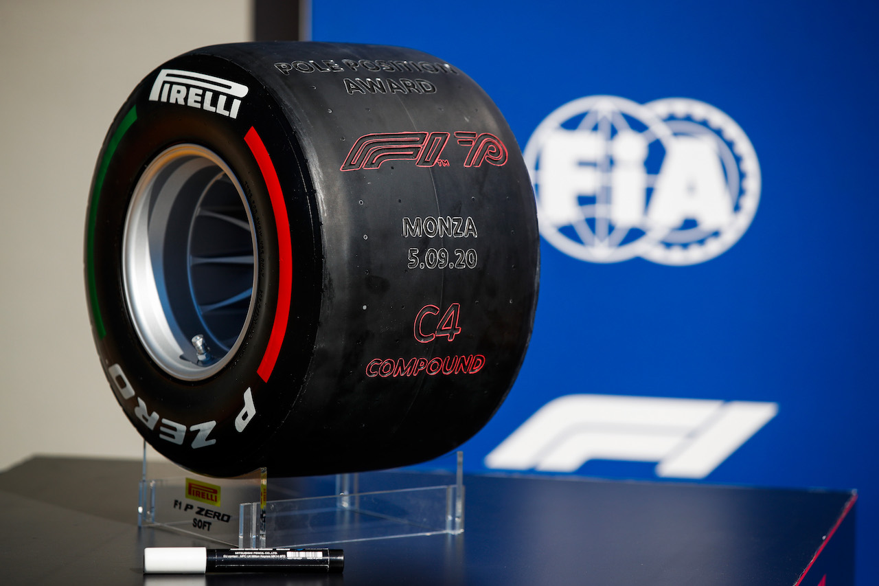 GP ITALIA, Pirelli Pole Position Award.
05.09.2020. Formula 1 World Championship, Rd 8, Italian Grand Prix, Monza, Italy, Qualifiche Day.
- www.xpbimages.com, EMail: requests@xpbimages.com - copy of publication required for printed pictures. Every used picture is fee-liable. © Copyright: FIA Pool Image for Editorial Use Only