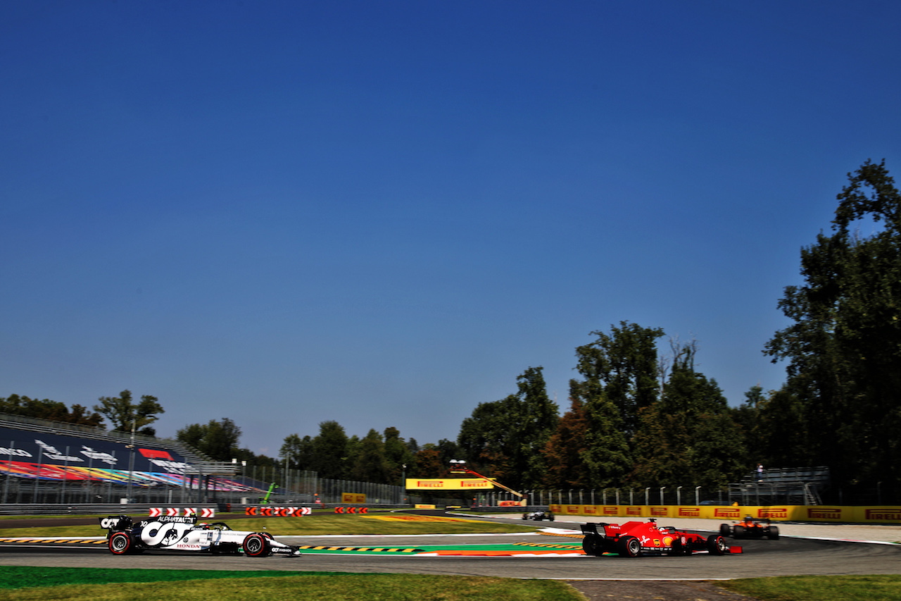 GP ITALIA, Sebastian Vettel (GER) Ferrari SF1000 davanti a Pierre Gasly (FRA) AlphaTauri AT01.
05.09.2020. Formula 1 World Championship, Rd 8, Italian Grand Prix, Monza, Italy, Qualifiche Day.
- www.xpbimages.com, EMail: requests@xpbimages.com © Copyright: Batchelor / XPB Images