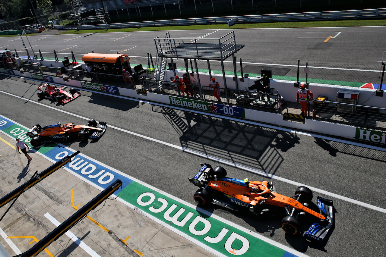 GP ITALIA, Lando Norris (GBR) McLaren MCL35 e Carlos Sainz Jr (ESP) McLaren MCL35 leave the pits.
05.09.2020. Formula 1 World Championship, Rd 8, Italian Grand Prix, Monza, Italy, Qualifiche Day.
- www.xpbimages.com, EMail: requests@xpbimages.com © Copyright: Batchelor / XPB Images