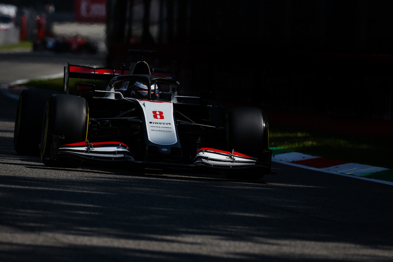 GP ITALIA, Romain Grosjean (FRA), Haas F1 Team 
05.09.2020. Formula 1 World Championship, Rd 8, Italian Grand Prix, Monza, Italy, Qualifiche Day.
- www.xpbimages.com, EMail: requests@xpbimages.com - copy of publication required for printed pictures. Every used picture is fee-liable. ¬© Copyright: Charniaux / XPB Images
