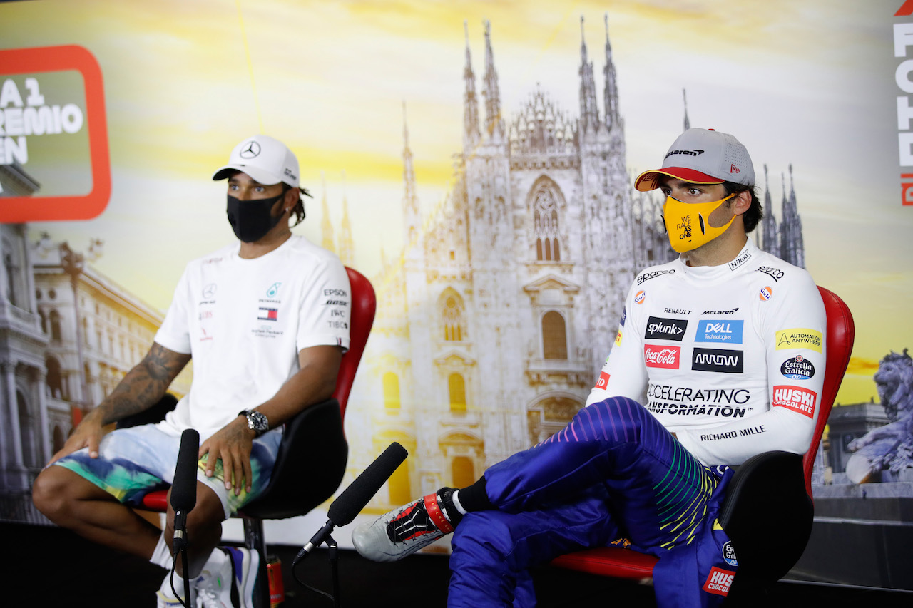 GP ITALIA, (L to R): Lewis Hamilton (GBR) Mercedes AMG F1 e Carlos Sainz Jr (ESP) McLaren in the post qualifying FIA Press Conference.
05.09.2020. Formula 1 World Championship, Rd 8, Italian Grand Prix, Monza, Italy, Qualifiche Day.
- www.xpbimages.com, EMail: requests@xpbimages.com - copy of publication required for printed pictures. Every used picture is fee-liable. © Copyright: FIA Pool Image for Editorial Use Only