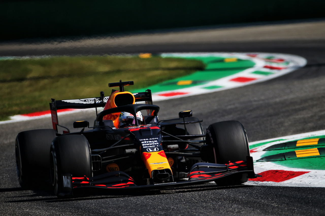 GP ITALIA, Max Verstappen (NLD) Red Bull Racing RB16.
04.09.2020. Formula 1 World Championship, Rd 8, Italian Grand Prix, Monza, Italy, Practice Day.
- www.xpbimages.com, EMail: requests@xpbimages.com © Copyright: Batchelor / XPB Images
