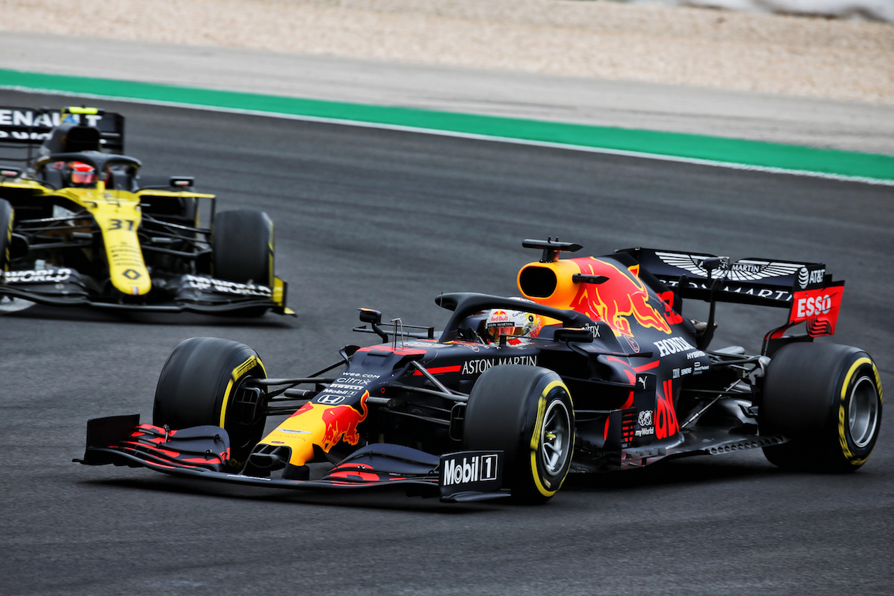 GP PORTOGALLO, Max Verstappen (NLD) Red Bull Racing RB16.
25.10.2020. Formula 1 World Championship, Rd 12, Portuguese Grand Prix, Portimao, Portugal, Gara Day.
- www.xpbimages.com, EMail: requests@xpbimages.com © Copyright: Batchelor / XPB Images