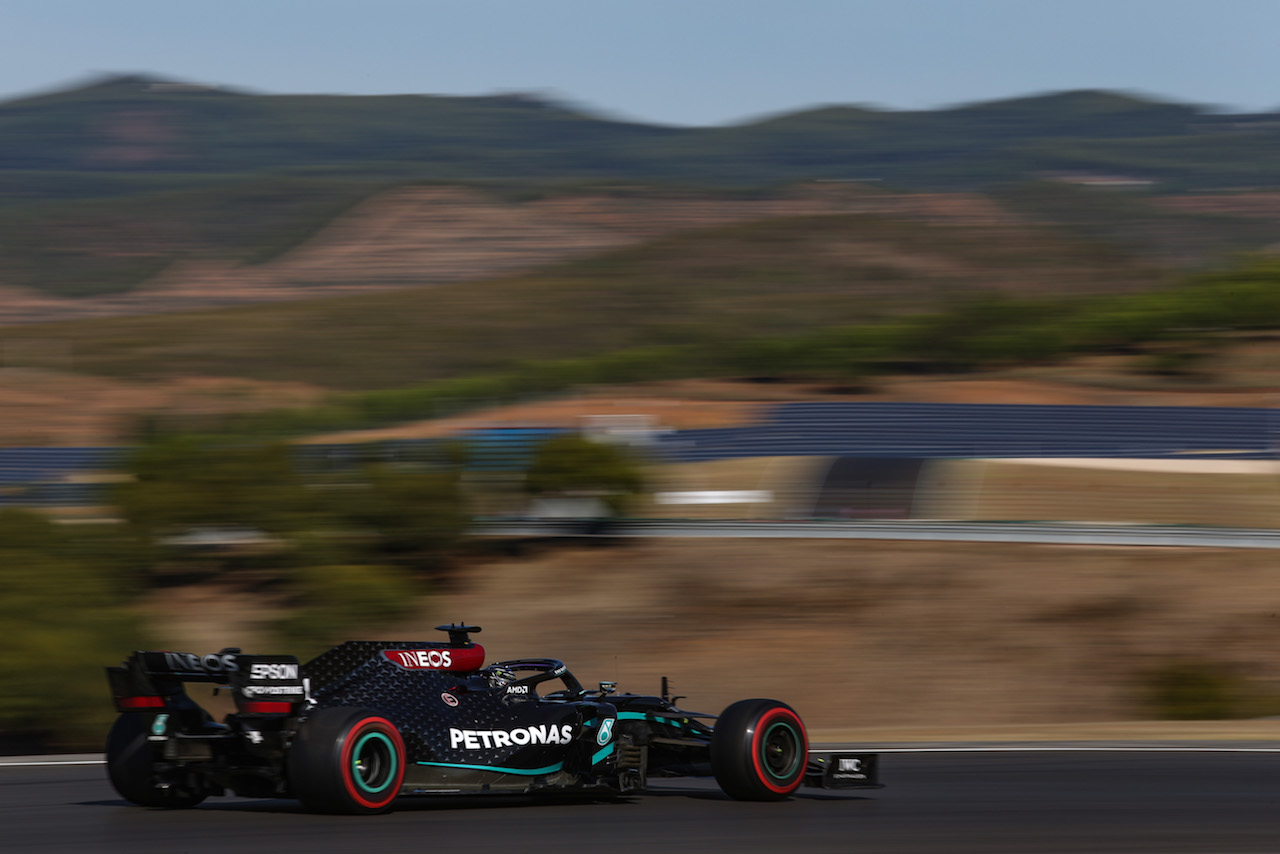 GP PORTOGALLO, Lewis Hamilton (GBR), Mercedes AMG F1  
24.10.2020. Formula 1 World Championship, Rd 12, Portuguese Grand Prix, Portimao, Portugal, Qualifiche Day.
- www.xpbimages.com, EMail: requests@xpbimages.com ¬© Copyright: Charniaux / XPB Images