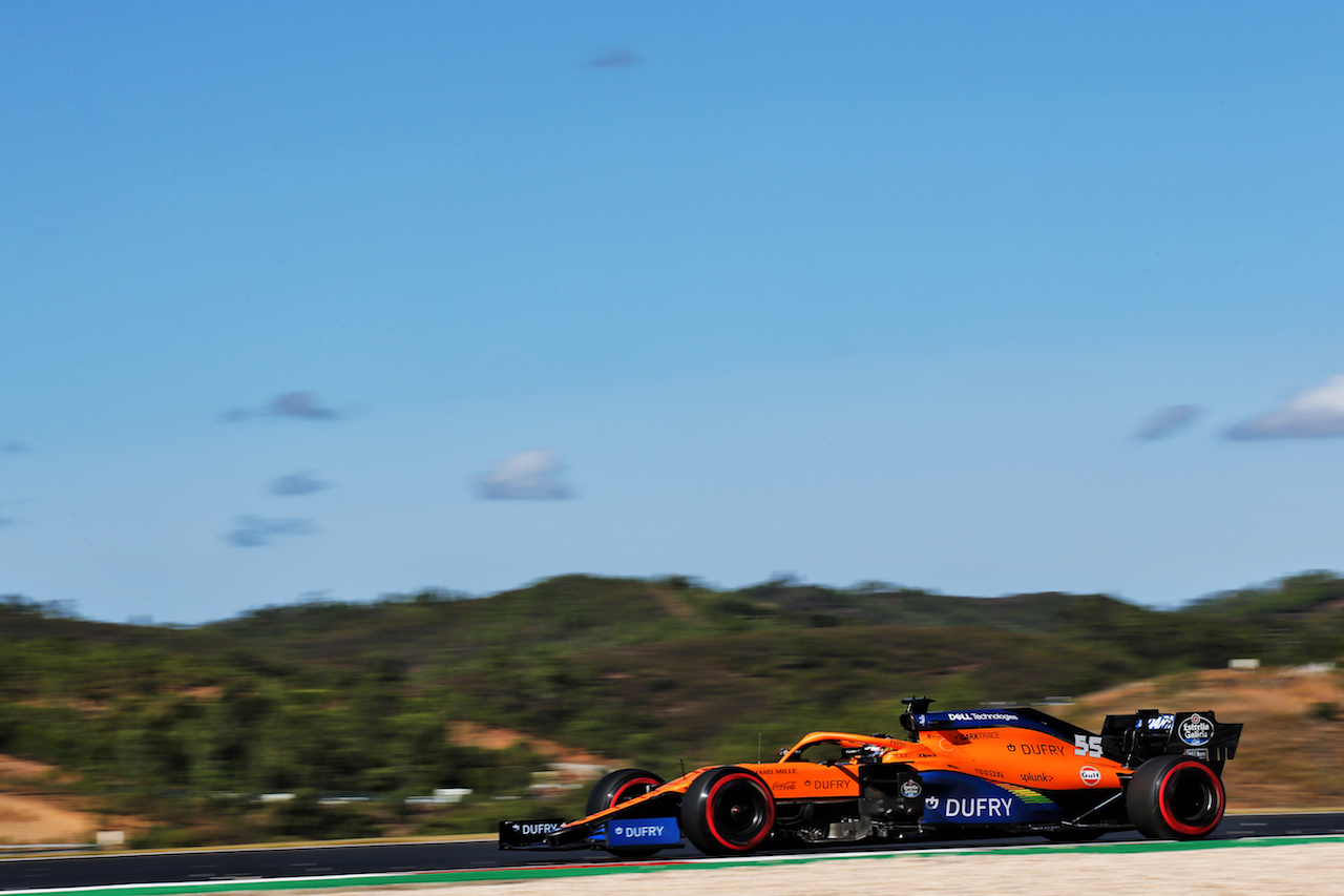 GP PORTOGALLO, Carlos Sainz Jr (ESP) McLaren MCL35.
24.10.2020. Formula 1 World Championship, Rd 12, Portuguese Grand Prix, Portimao, Portugal, Qualifiche Day.
- www.xpbimages.com, EMail: requests@xpbimages.com © Copyright: Batchelor / XPB Images