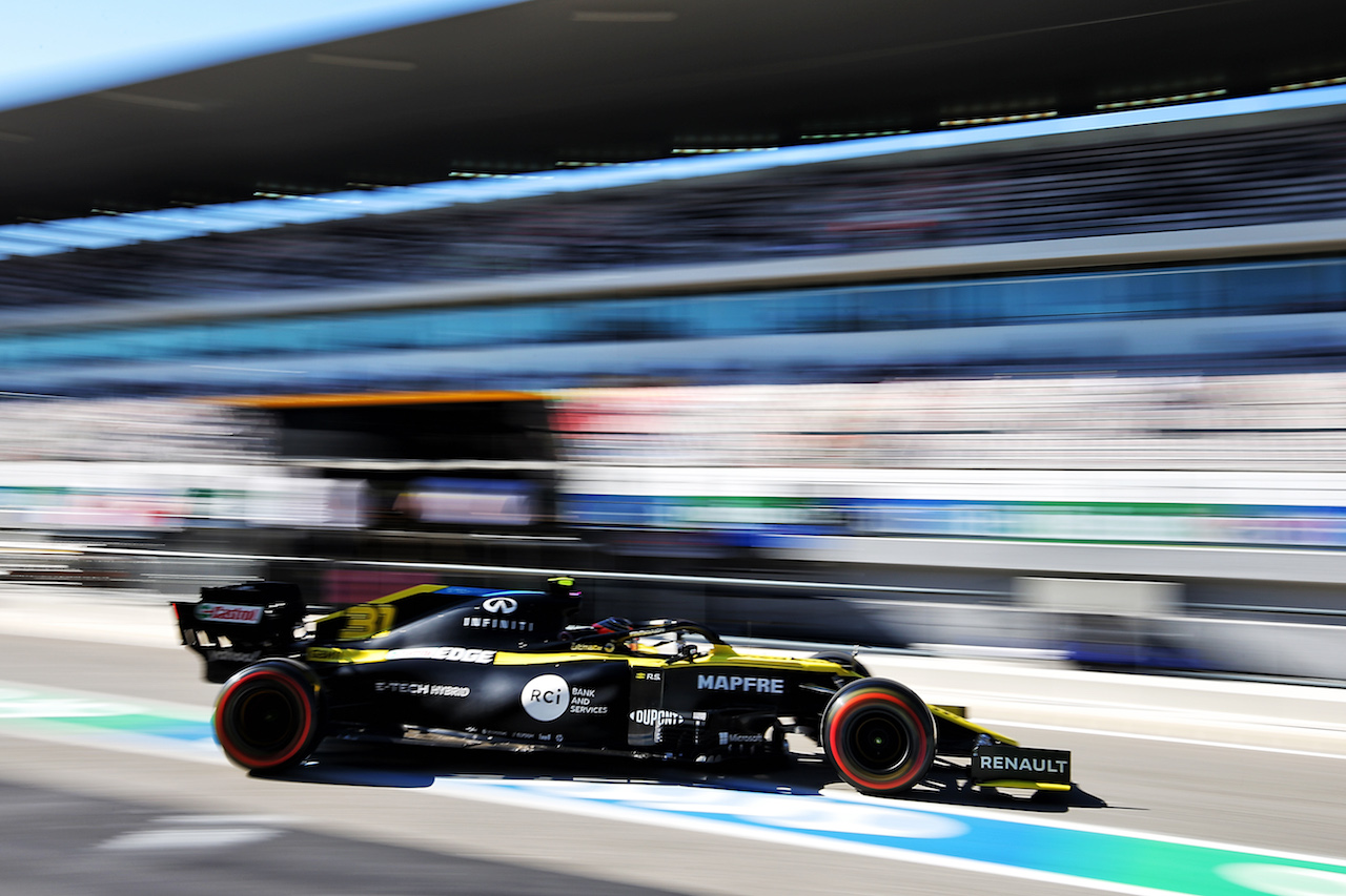 GP PORTOGALLO, Esteban Ocon (FRA) Renault F1 Team RS20.
24.10.2020. Formula 1 World Championship, Rd 12, Portuguese Grand Prix, Portimao, Portugal, Qualifiche Day.
- www.xpbimages.com, EMail: requests@xpbimages.com © Copyright: Moy / XPB Images