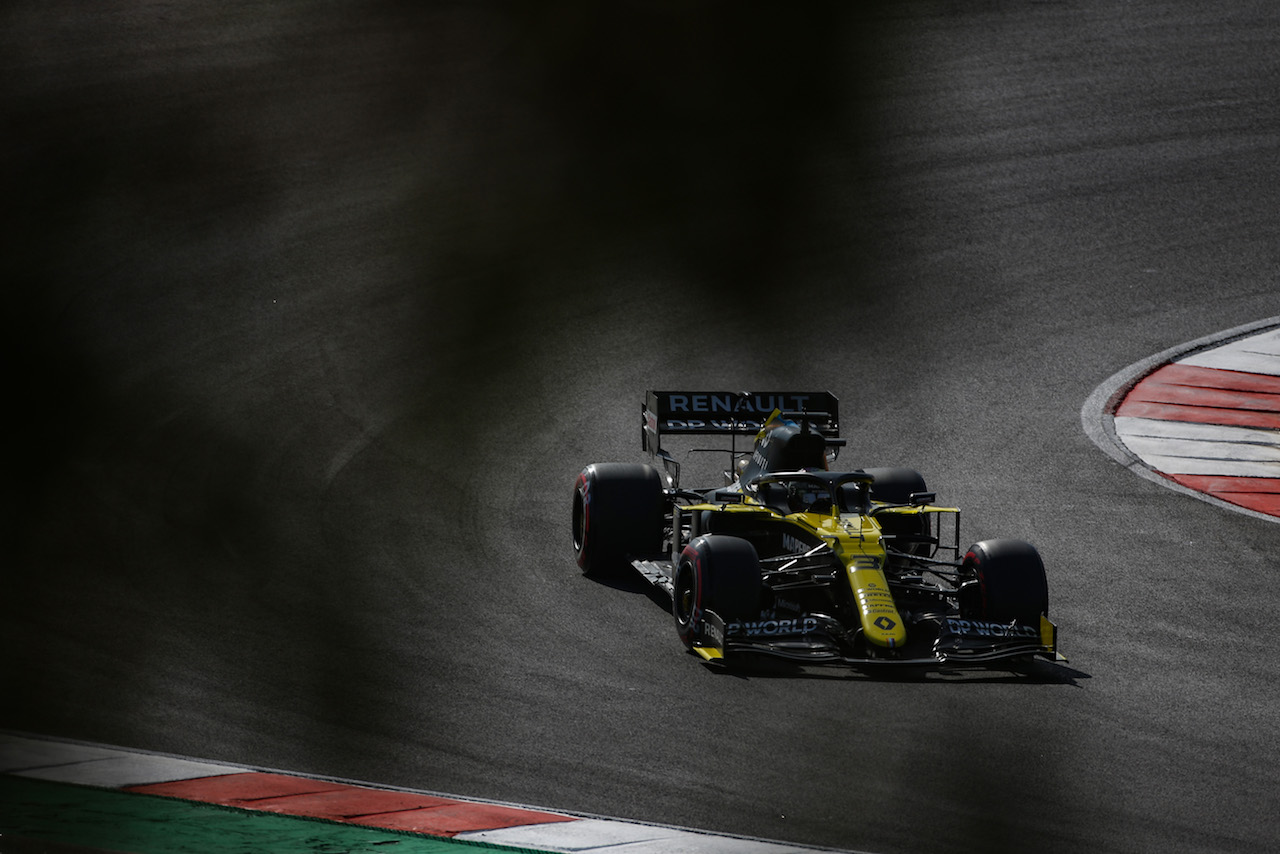 GP PORTOGALLO, Daniel Ricciardo (AUS), Renault F1 Team 
24.10.2020. Formula 1 World Championship, Rd 12, Portuguese Grand Prix, Portimao, Portugal, Qualifiche Day.
- www.xpbimages.com, EMail: requests@xpbimages.com © Copyright: Charniaux / XPB Images