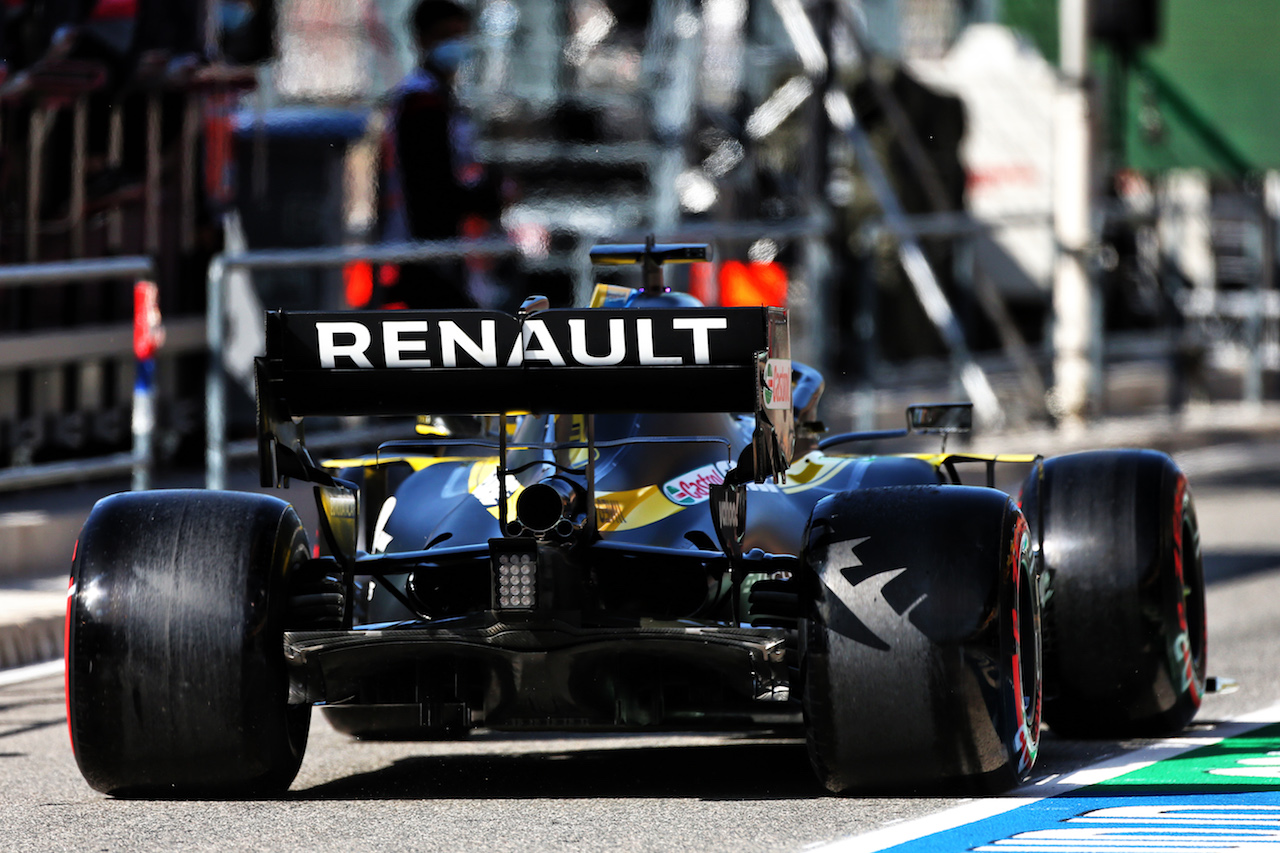 GP PORTOGALLO, Daniel Ricciardo (AUS) Renault F1 Team RS20.
24.10.2020. Formula 1 World Championship, Rd 12, Portuguese Grand Prix, Portimao, Portugal, Qualifiche Day.
- www.xpbimages.com, EMail: requests@xpbimages.com © Copyright: Moy / XPB Images