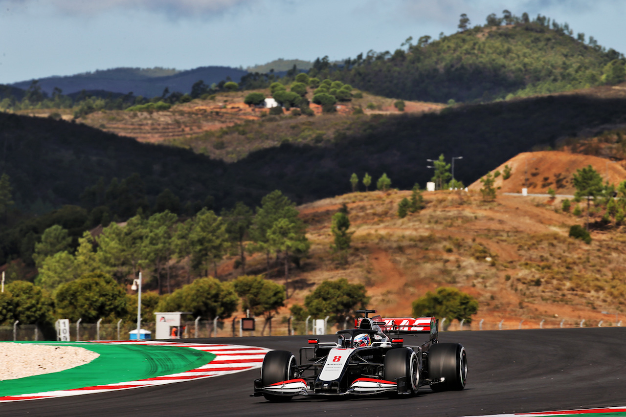 GP PORTOGALLO, Romain Grosjean (FRA) Haas F1 Team VF-20.
23.10.2020. Formula 1 World Championship, Rd 12, Portuguese Grand Prix, Portimao, Portugal, Practice Day.
- www.xpbimages.com, EMail: requests@xpbimages.com © Copyright: Batchelor / XPB Images