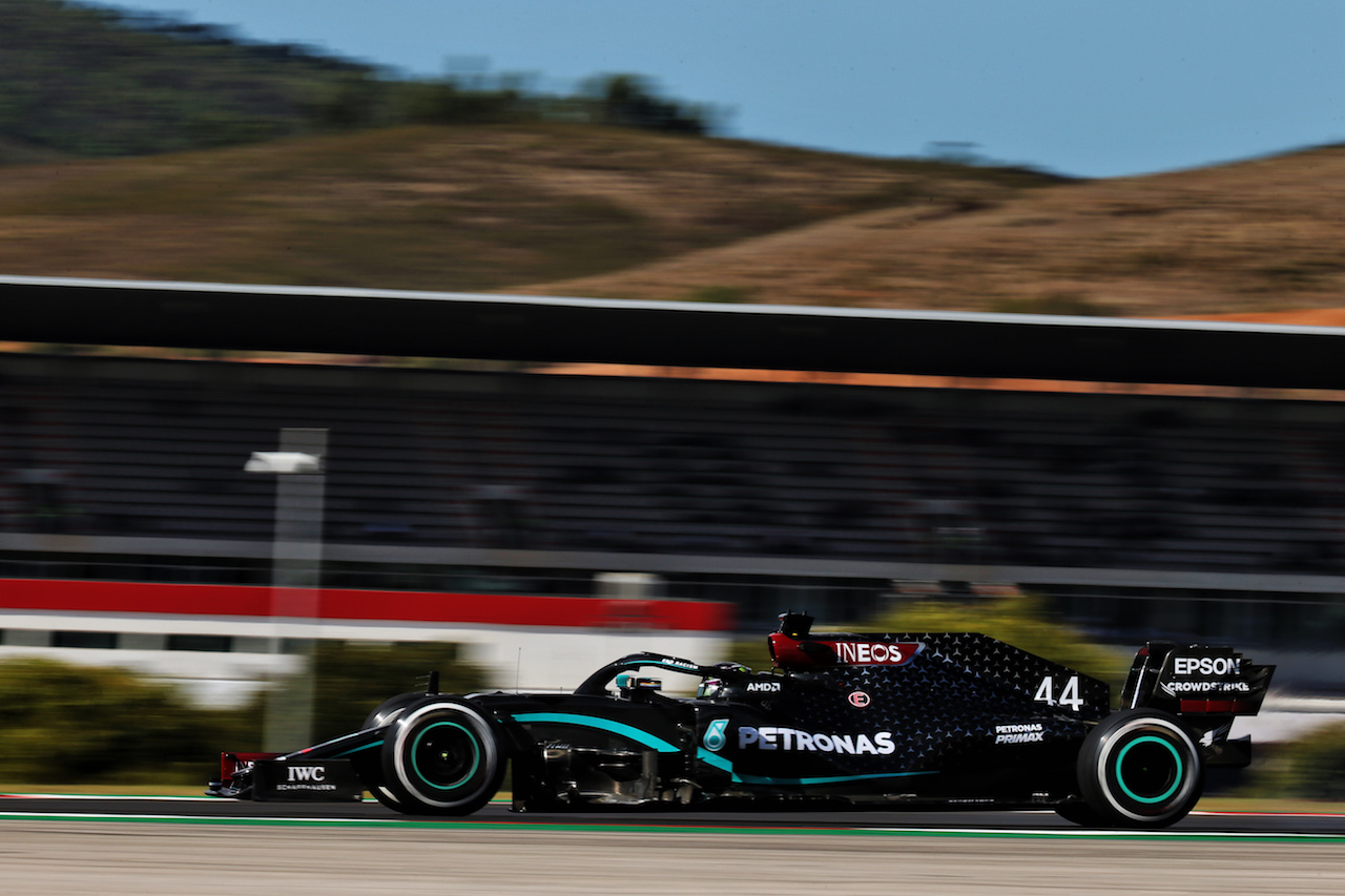 GP PORTOGALLO, Lewis Hamilton (GBR) Mercedes AMG F1 W11.
23.10.2020. Formula 1 World Championship, Rd 12, Portuguese Grand Prix, Portimao, Portugal, Practice Day.
- www.xpbimages.com, EMail: requests@xpbimages.com © Copyright: Batchelor / XPB Images