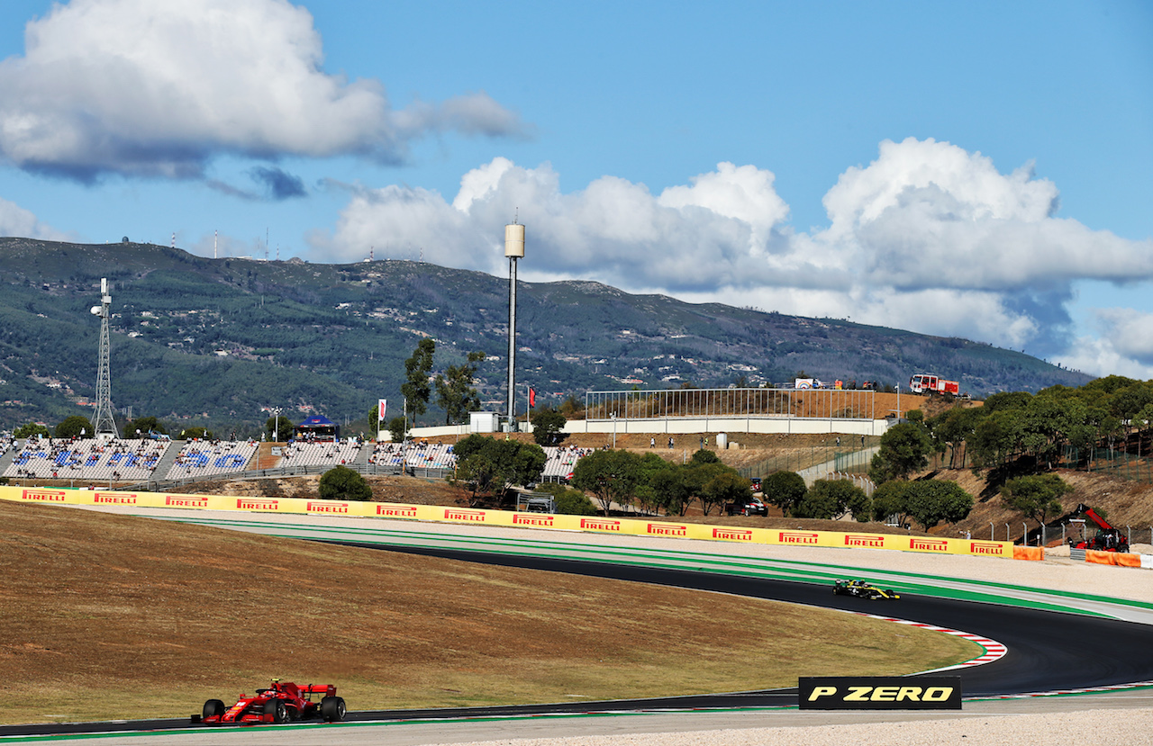 GP PORTOGALLO, Charles Leclerc (MON) Ferrari SF1000.
23.10.2020. Formula 1 World Championship, Rd 12, Portuguese Grand Prix, Portimao, Portugal, Practice Day.
- www.xpbimages.com, EMail: requests@xpbimages.com © Copyright: Batchelor / XPB Images