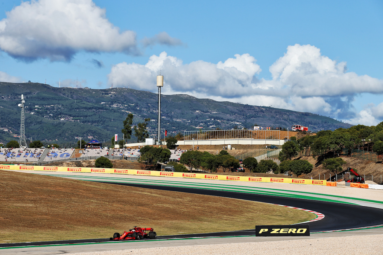 GP PORTOGALLO, Sebastian Vettel (GER) Ferrari SF1000.
23.10.2020. Formula 1 World Championship, Rd 12, Portuguese Grand Prix, Portimao, Portugal, Practice Day.
- www.xpbimages.com, EMail: requests@xpbimages.com © Copyright: Batchelor / XPB Images