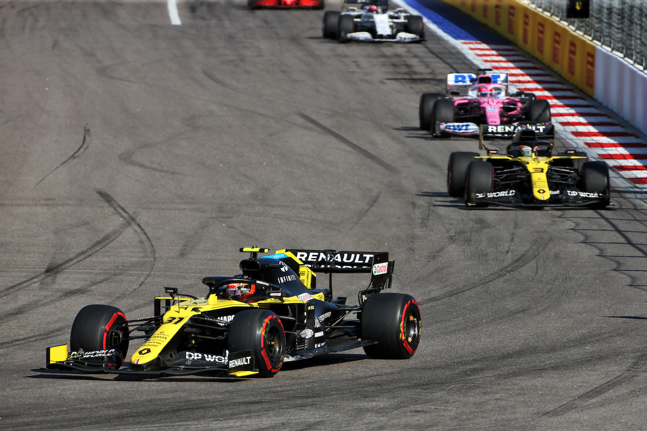 GP RUSSIA, Esteban Ocon (FRA) Renault F1 Team RS20.
27.09.2020. Formula 1 World Championship, Rd 10, Russian Grand Prix, Sochi Autodrom, Sochi, Russia, Gara Day.
- www.xpbimages.com, EMail: requests@xpbimages.com © Copyright: Charniaux / XPB Images