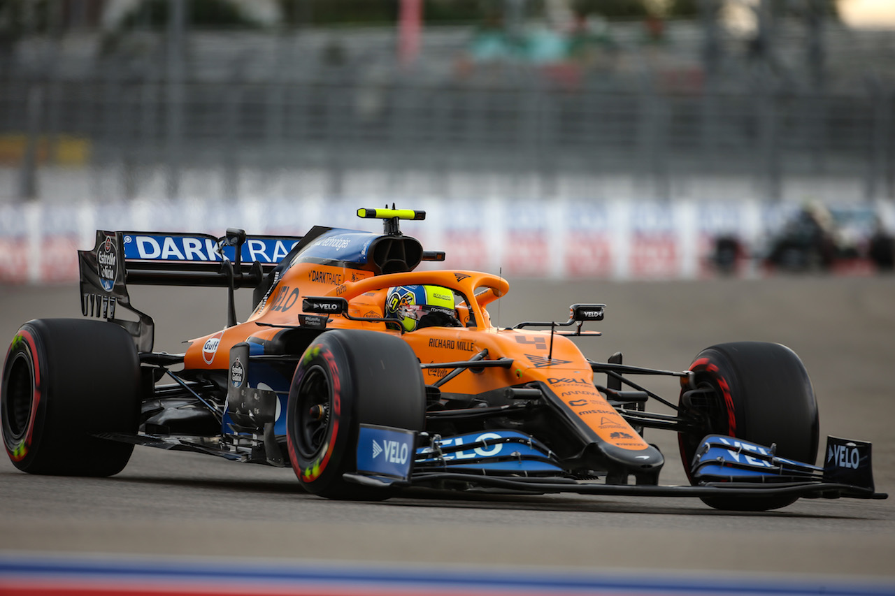 GP RUSSIA, Lando Norris (GBR), McLaren F1 Team 
26.09.2020. Formula 1 World Championship, Rd 10, Russian Grand Prix, Sochi Autodrom, Sochi, Russia, Qualifiche Day.
- www.xpbimages.com, EMail: requests@xpbimages.com ¬© Copyright: Charniaux / XPB Images