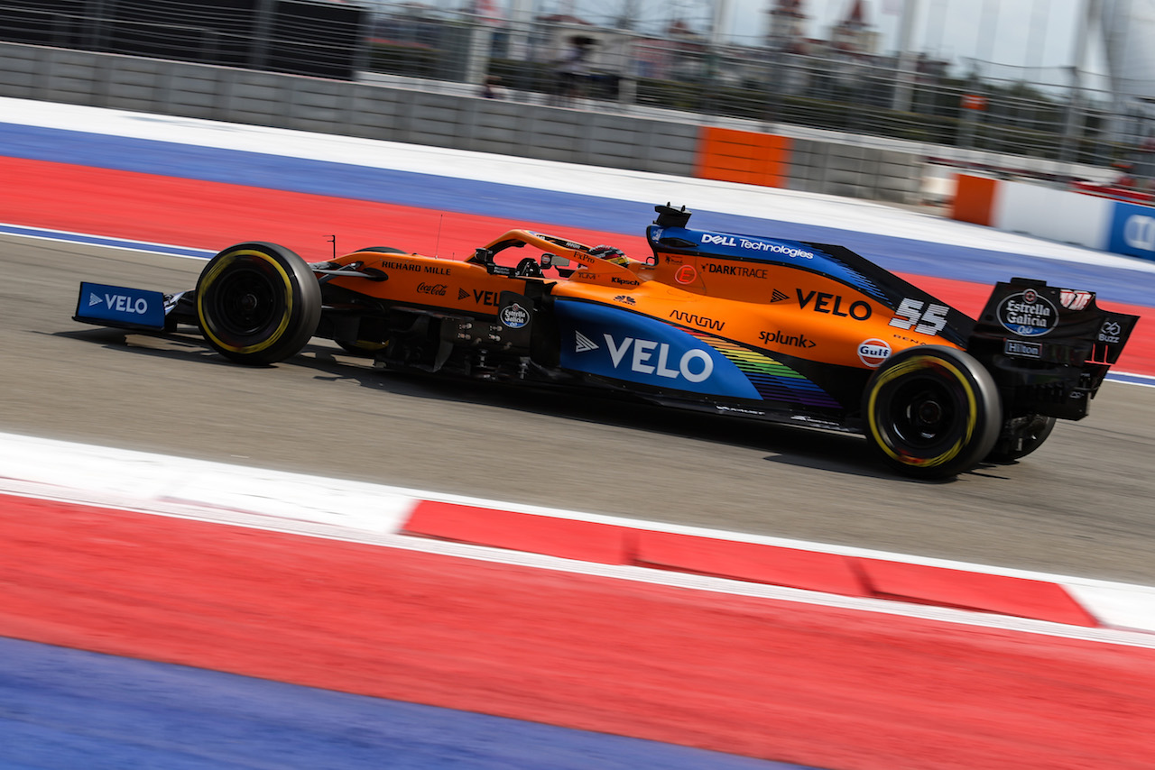 GP RUSSIA, Carlos Sainz Jr (ESP), McLaren F1 Team 
26.09.2020. Formula 1 World Championship, Rd 10, Russian Grand Prix, Sochi Autodrom, Sochi, Russia, Qualifiche Day.
- www.xpbimages.com, EMail: requests@xpbimages.com © Copyright: Charniaux / XPB Images