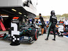 GP RUSSIA, Pole sitter Lewis Hamilton (GBR) Mercedes AMG F1 W11 in qualifying parc ferme.
26.09.2020. Formula 1 World Championship, Rd 10, Russian Grand Prix, Sochi Autodrom, Sochi, Russia, Qualifiche Day.
- www.xpbimages.com, EMail: requests@xpbimages.com © Copyright: FIA Pool Image for Editorial Use Only