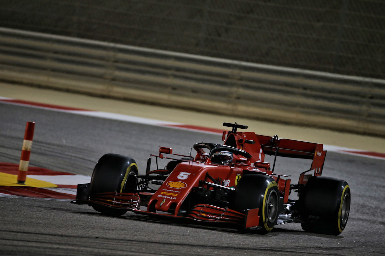 GP SAKHIR, Sebastian Vettel (GER) Ferrari SF1000.
06.12.2020. Formula 1 World Championship, Rd 16, Sakhir Grand Prix, Sakhir, Bahrain, Gara Day.
- www.xpbimages.com, EMail: requests@xpbimages.com © Copyright: Batchelor / XPB Images