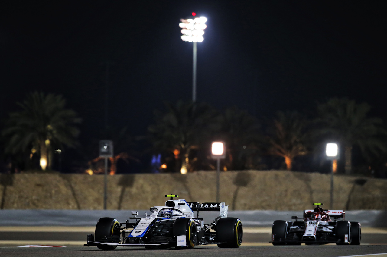 GP SAKHIR, Nicholas Latifi (CDN) Williams Racing FW43.
06.12.2020. Formula 1 World Championship, Rd 16, Sakhir Grand Prix, Sakhir, Bahrain, Gara Day.
- www.xpbimages.com, EMail: requests@xpbimages.com © Copyright: Batchelor / XPB Images